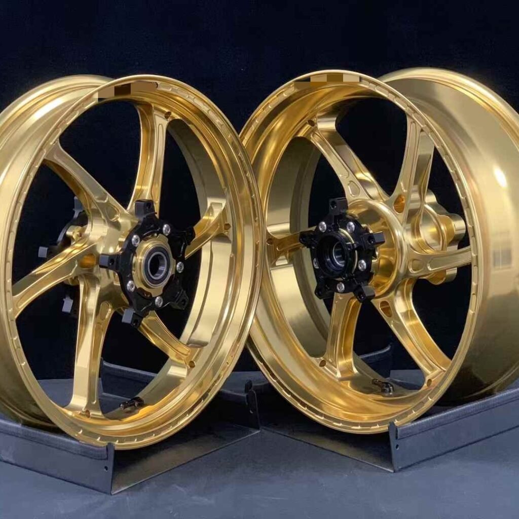 Yamaha R1 forged monoblock wheels with CNC-machined rim profile