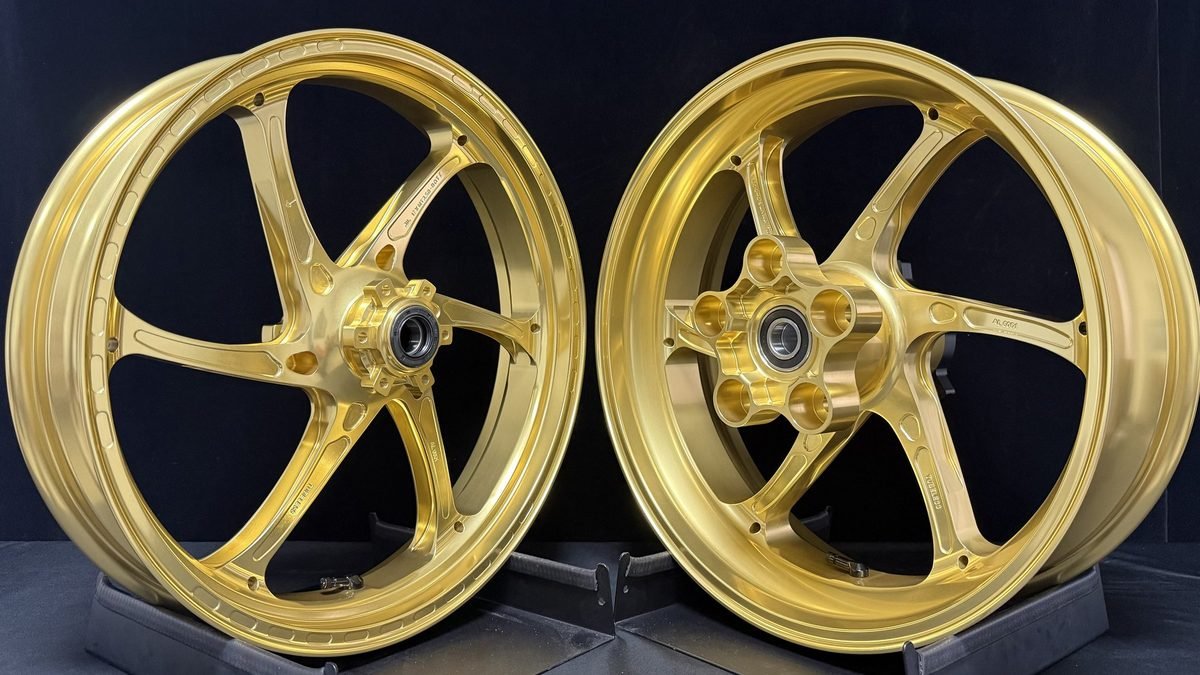 Gold forged wheel set for Aprilia RSV4 and Tuono V4, front and rear